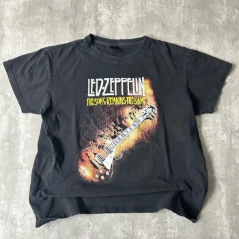 American Vintage Men's Black and Tan T-shirt